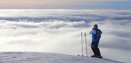 Skieur sur les pistes