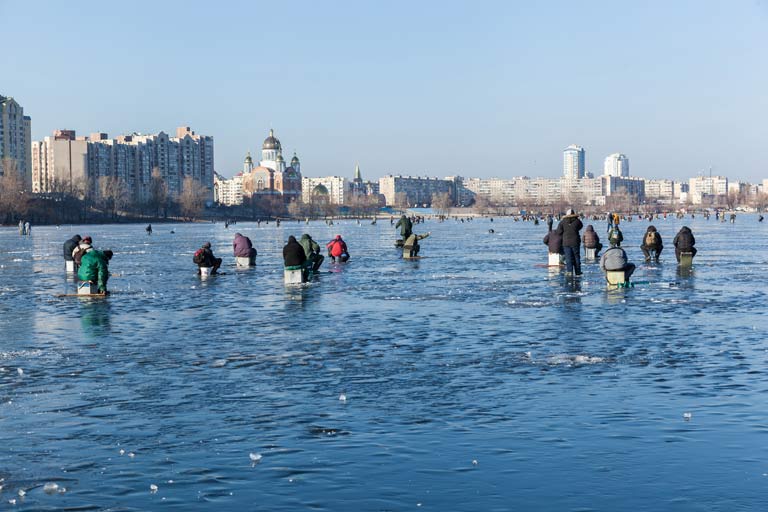 Pêcheurs sur glace à Kiev