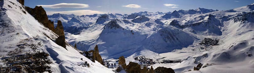 Vue sur Tignes depuis les sommets. - © B.Martin